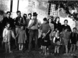 Via di Mezzo - Vignole, 1945. Foto scattata da un soldato inglese alla famiglia Palandri.