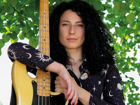 Francesca “Fruz” Chiti - una bassista in giro per il mondo